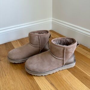 Like new winter 2024 Uggs! Selling as they are the wrong size for me - wore once